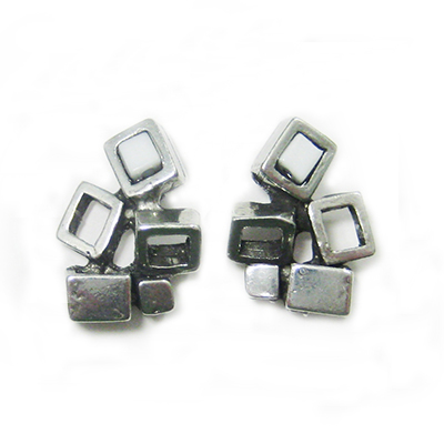 Mutlitude square earrings, by Osmose