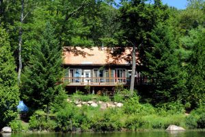 Le chalet de création artistique. Crédit photo: Tourisme Mauricie.