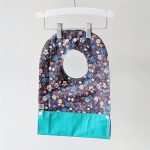 Bavette imperméable floral turquoise