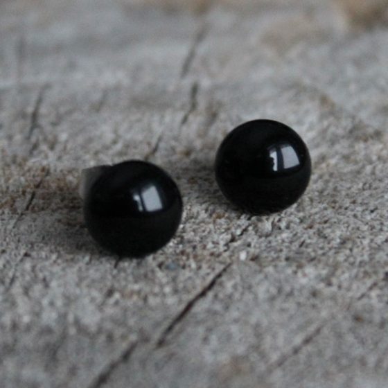 Black round earrings