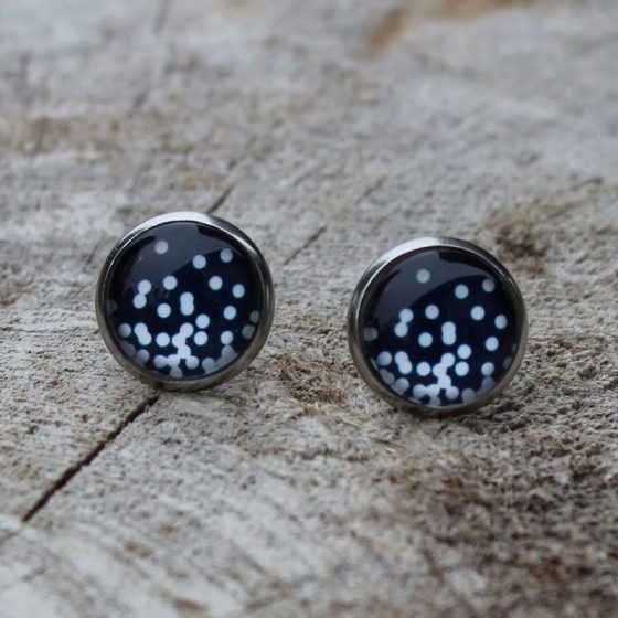 Dots stud earrings