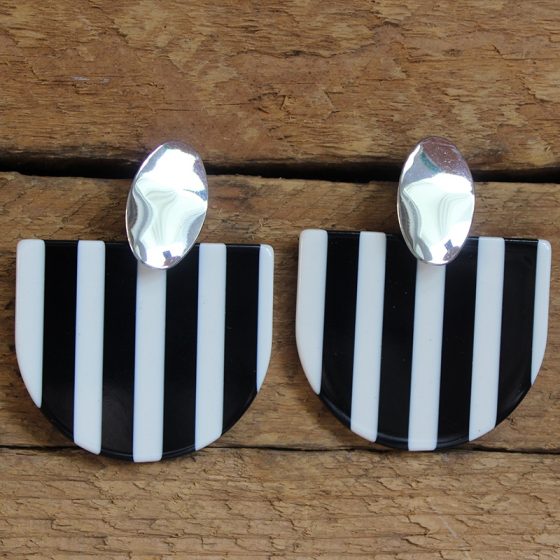 Boucles d'oreilles rayures noires et blanches