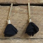 Boucles d'oreilles fleur de tissu noir