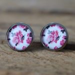 Boucles d'oreilles pin roses antiques