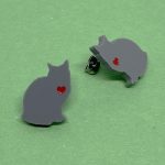 Boucles d'oreilles chat coeur gris