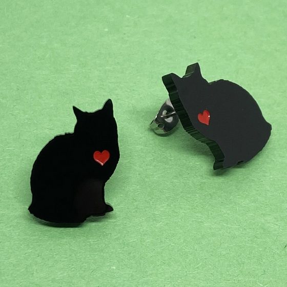 Cat heart black earrings