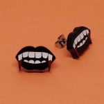 Boucles d'oreilles dents vampire