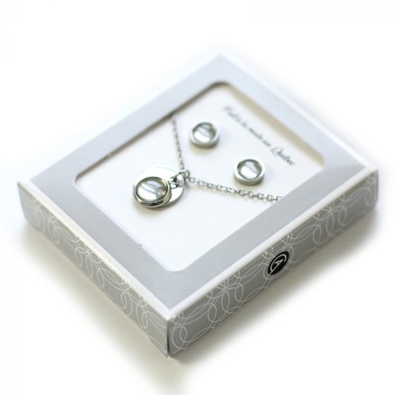 Coffret BO et collier rond gris