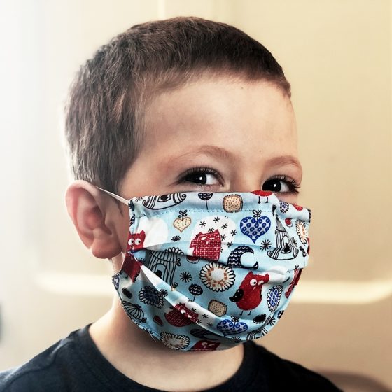 Masque de protection de fabrication artisanale réversible pour enfants