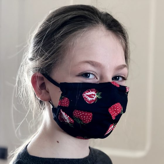 Masque de protection de fabrication artisanale réversible pour enfants-Masq enf coeur / fraise