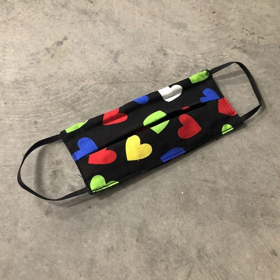 Masque de protection de fabrication artisanale réversible pour enfants-Masq enf coeur / fraise
