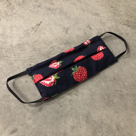 Masque de protection de fabrication artisanale réversible pour enfants-Masq enf coeur / fraise
