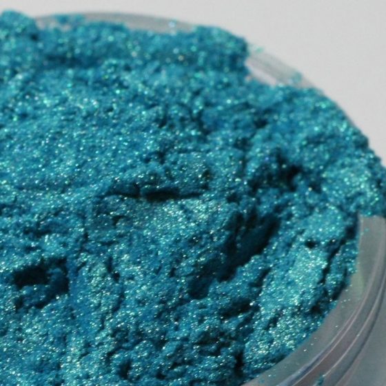 ''Bleu sarcelle'' natural eyeshadow