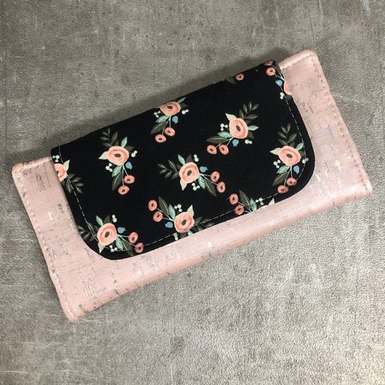 Portefeuille en liège rose et fleuri noir