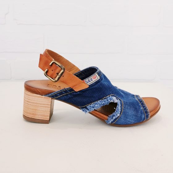 Sandale cuir et jeans