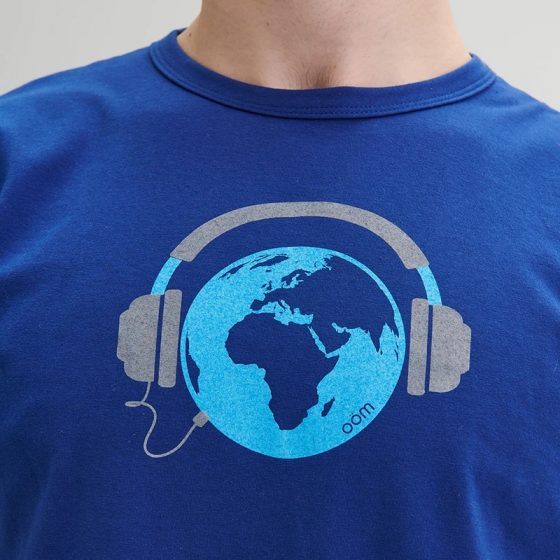 T-shirt listen to the planet bleu