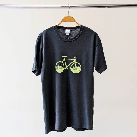 T-shirt vélo arbre forêt