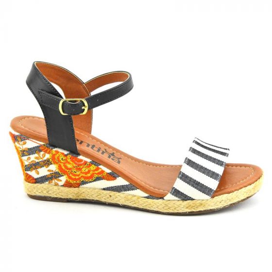 Anabela black sandals