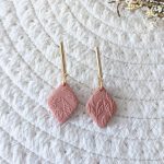 Boucles d'oreilles tige losange corail