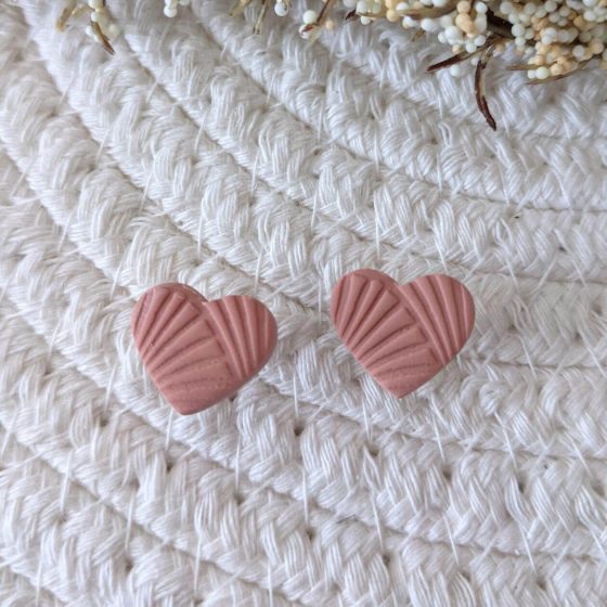 Boucles d'oreilles pin coeur corail