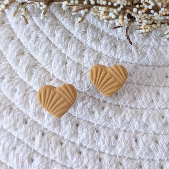 Boucles d'oreilles pin coeur jaune