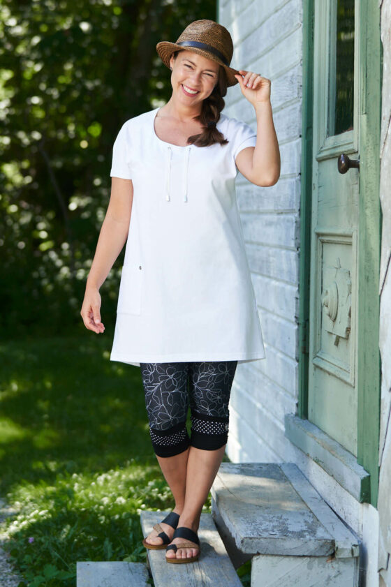 White ''quiscale'' tunic