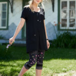 Black ''quiscale'' tunic