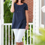 Navy blue ''quiscale'' tunic