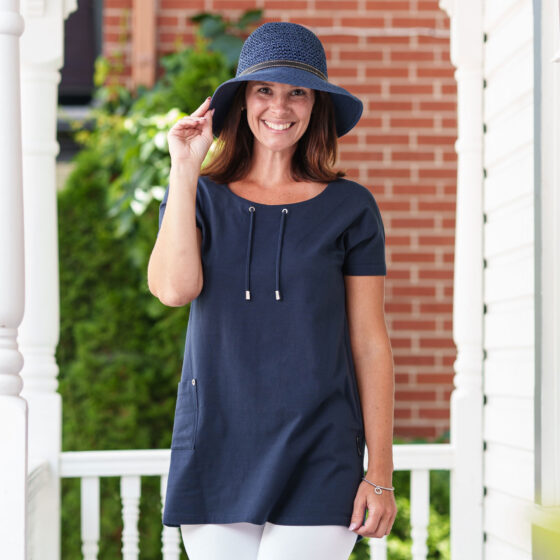 Navy blue ''quiscale'' tunic