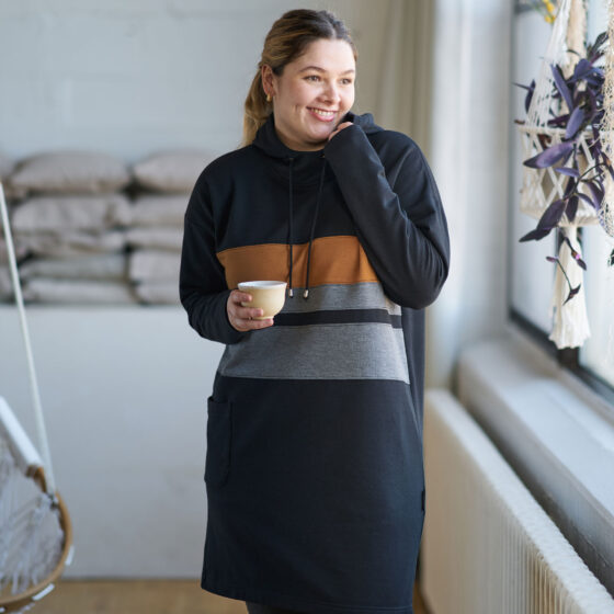 Black and mustard-yellow ''agate'' tunic-dress