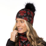 Tuque Coralie fond noir à pompon noir en fourrure recyclée