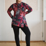 Black and red ''améthyste'' tunic