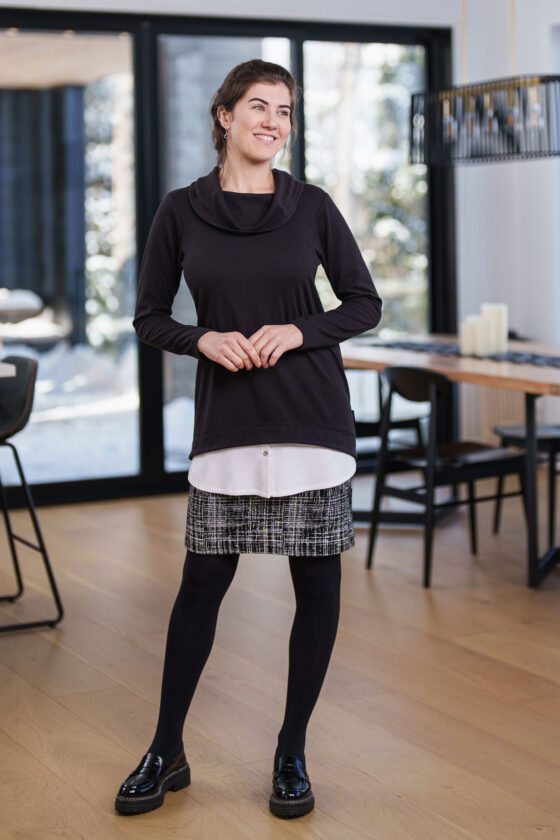 Black ''Duchesnay'' tunic