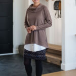 Taupe ''Duchesnay'' tunic