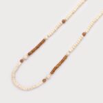 Long collier perles de bois et naturelles