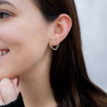 Boucles d'oreilles petits coeurs délicats sur tiges Or