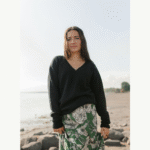 Pull en tricot éthique à encolure en V Noir minuit