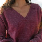 Pull en tricot éthique à encolure en V Framboise