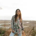 Chemise imprimée Jacqueline Fleurs sauge et rose