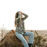 Chemise imprimée Jacqueline Fleurs sauge et rose