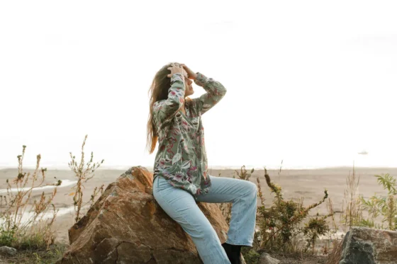 Chemise imprimée Jacqueline Fleurs sauge et rose