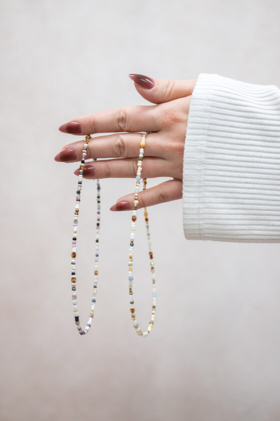 Collier de perles colorées Violet